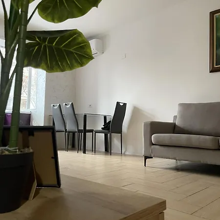 Cozy Apartment At Tirana'S Center Exterior foto