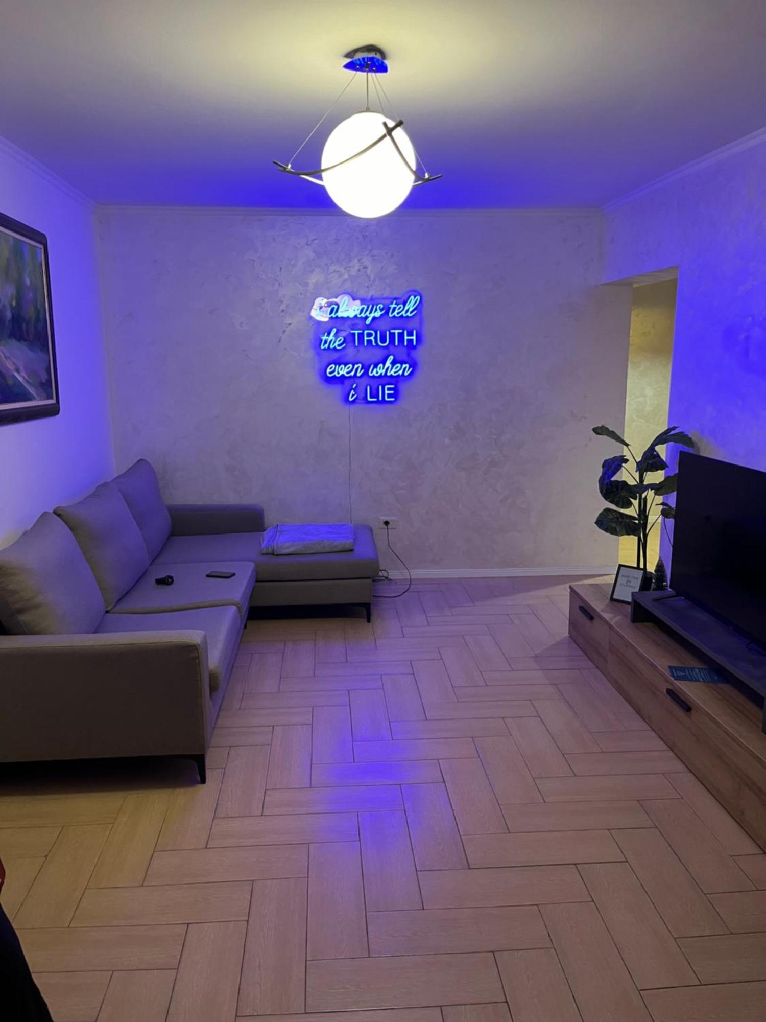 Cozy At Tirana's Center Apartment *
